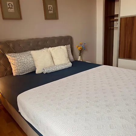 Old Stone * מוסטר