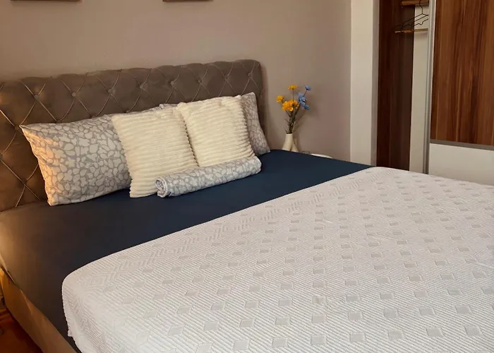 Old Stone * Μόσταρ